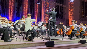 Musikerinnen und Musiker des Benefizkonzerts in der Magdeburger Johanniskirche.