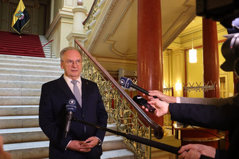 Ministerpräsident Dr. Reiner Haseloff gibt ein Pressestatement ab.