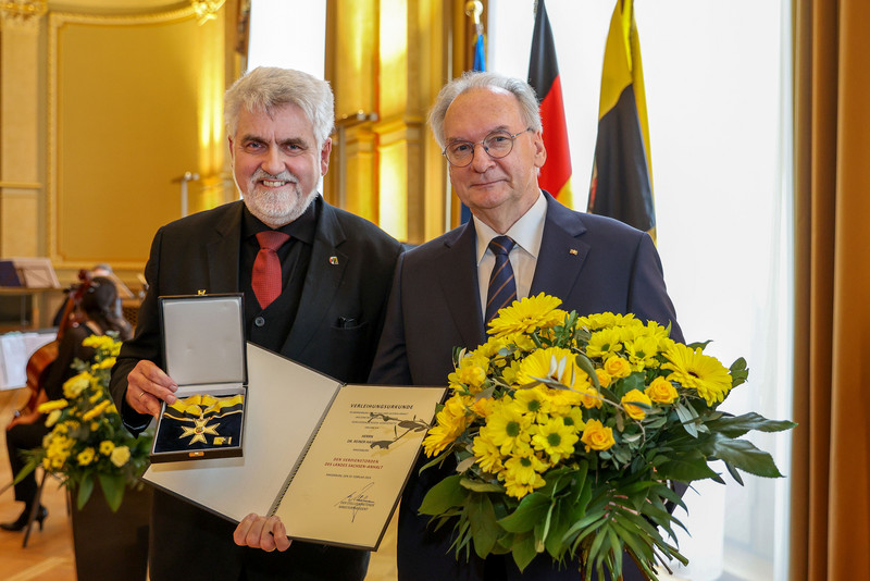 Das Bild zeigt Ministerpräsident Dr. Reiner Haseloff (rechts) und den stellvertretenden Ministerpräsidenten Prof. Dr. Armin Willingmann.